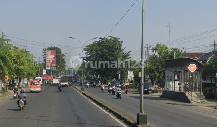 Business Place for Sale in East Semarang 2