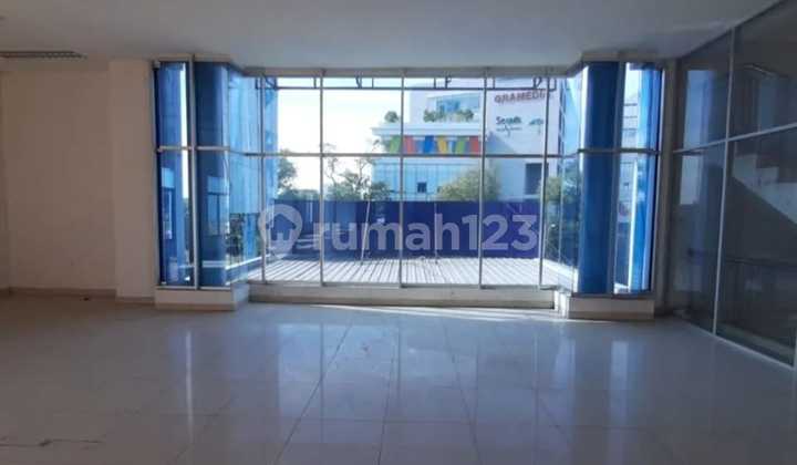 Building + Office in Downtown Semarang 2