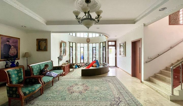 For Sale: 1 Classic Hook House Unit in Crown Hill Estate. 2