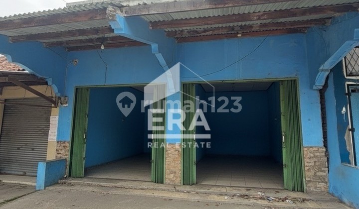 For Sale! 2-Unit Shop House in a Very Strategic Location, Directly on the Main Road and Near the Market Area. 2