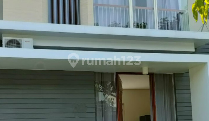 Rumah Northwest Park Citraland - Surabaya Semi Furnished