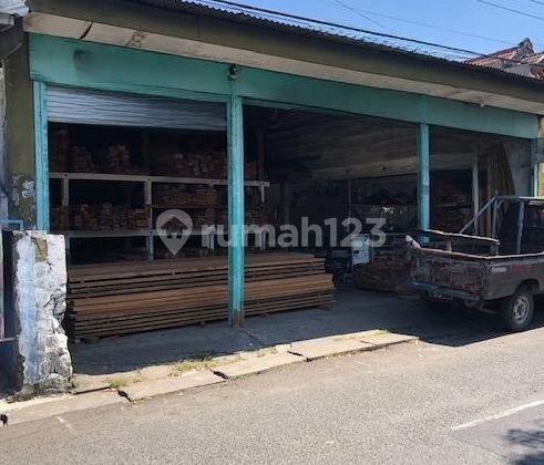 Gudang / Rumah / Toko di Jalan Raya Semolowaru Lokasi Strategis dan Kawasan Niaga.