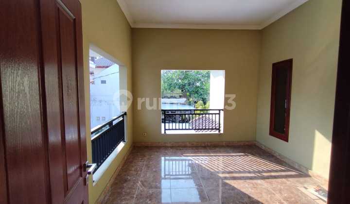 Luxury Hook House in a Strategic Location, Close to Public Facilities. Nice House with SHM in Sleman 2