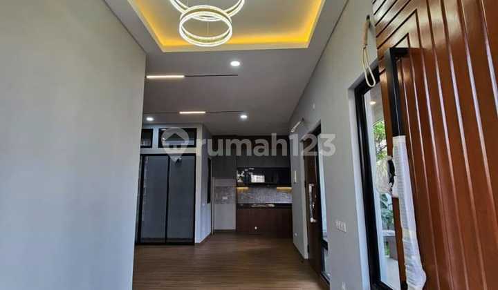 Hook House Griya Loka Bsd Sector 1.4 South Tangerang