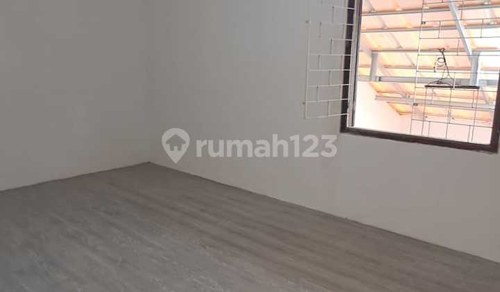 Rumah Siap Huni 2 1/2 Lantai Ciateul