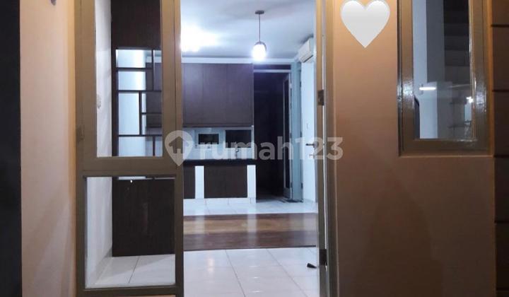 Rumah 2 Lantai Istana Regency Sudirman