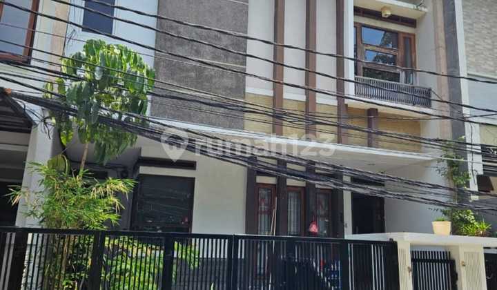 Price Drop !!! For Quick Sale 2-Story House, Area 8×18m² In Grernville Complex West Jakarta