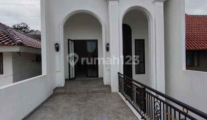 Rumah Brand New Modern Classic Hadap Barat Laut