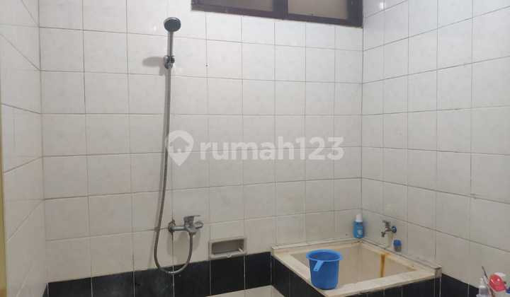 Rumah 1 Lantai, Letak Strategis di Semanan 2