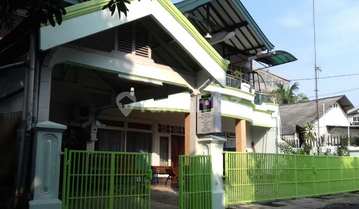 Rumah 3 Lantai Besar di Jatinegara : Cocom untuk Usaha Kost/Klinik 1