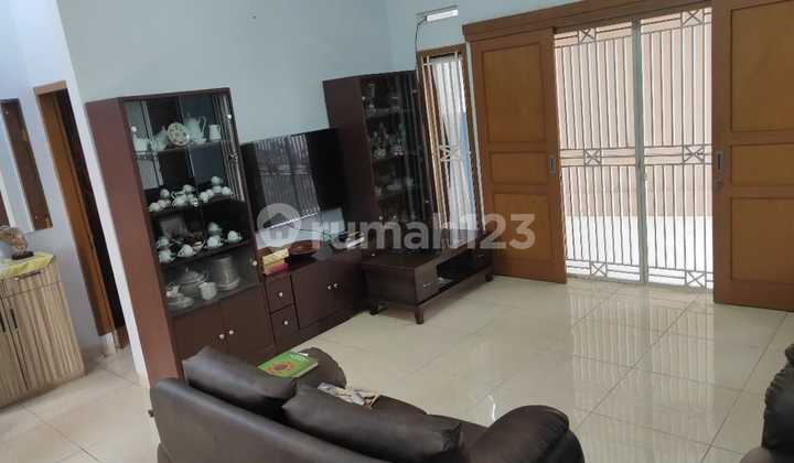 A VILLA-STYLE HOUSE WITH A VIEW OF MOUNT SALAK AND SENTUL PANORAMA A VILLA-STYLE HOUSE WITH A VIEW OF MOUNT SALAK AND SENTUL PANORAMA