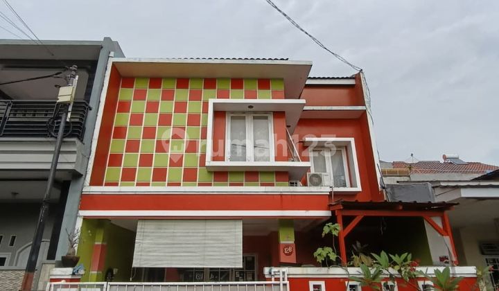 HEBRING  !! RUMAH SIAP HUNI 2 LANTAI SEMI FURNISHED-DEKAT SUMARECON BEKASI