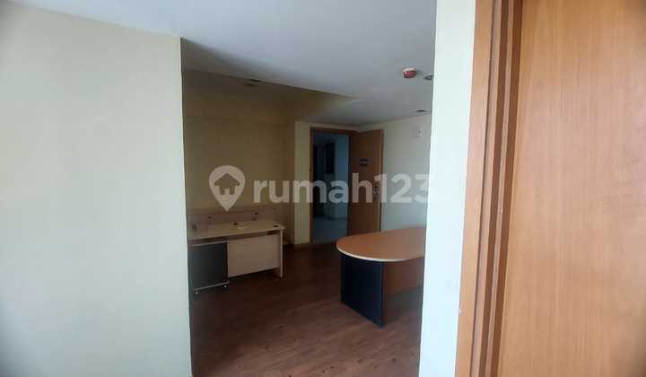 Ruang Kantor Mewah Lantai 38 di The Mansion Kemayoran