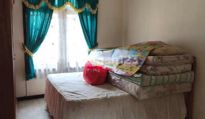 For Rent: House in Central Park Mulyosari 2