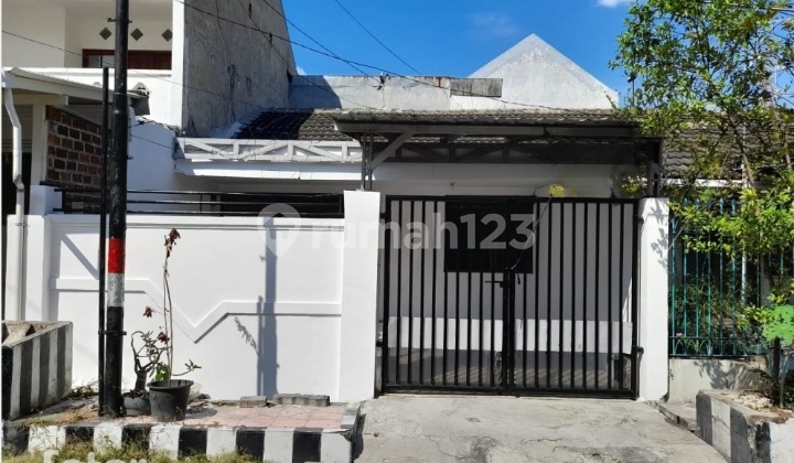 House for Rent in Darmo Indah Timur House for Rent in Darmo Indah Timur