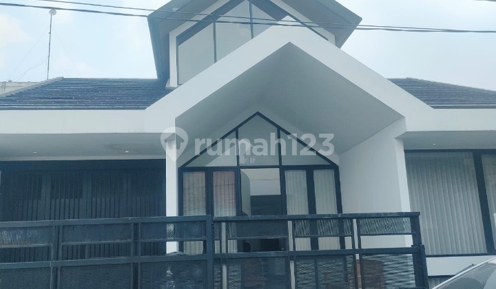 Disewakan Rumah New Minimalis di Gayungsari Barat Siap Huni 2 Lantai Bagus Lighting Modern Disewakan Rumah New Minimalis di Gayungsari Barat Siap Huni 2 Lantai Bagus Lighting Modern