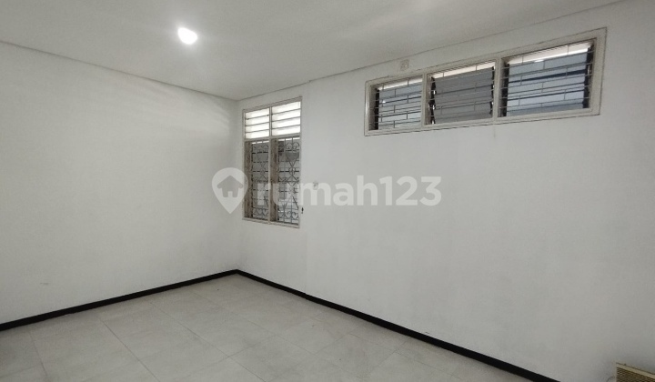 Disewakan Rumah di Darmo Indah Barat 2