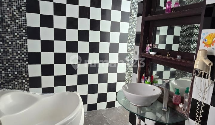 Disewakan Rumah di Pakuwon City 2