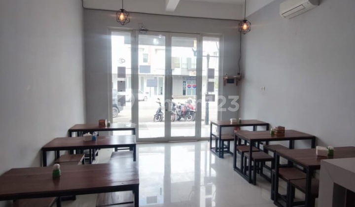 For Rent: Commercial Building in Grand Pakuwon 2