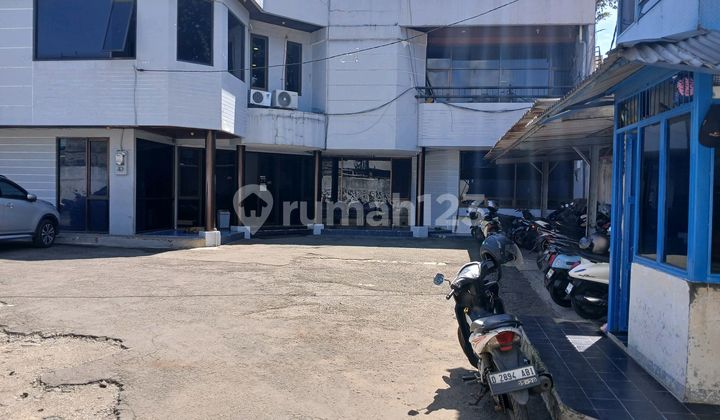 Kantor Gudang Pool Armada Travel Bis Tengah Kota
