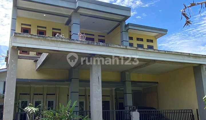 Rumah Nyaman dengan Suasana Pedesaan