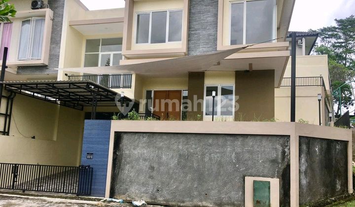 Exclusive Residential House in Semarang with Nature View 1