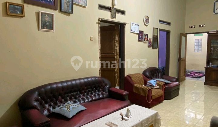 Rumah Nyaman dengan Suasana Pedesaan 2