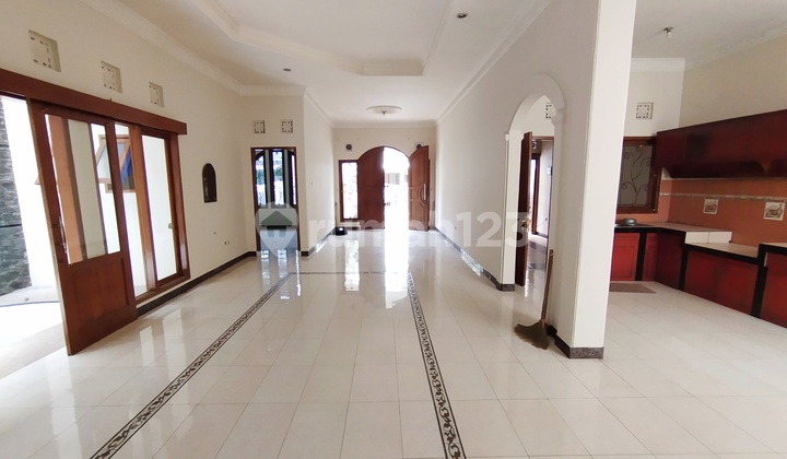 Disewakan Rumah Bagus Siap Huni Komplek Aria Graha Bandung Ada Mini Swimming Pool