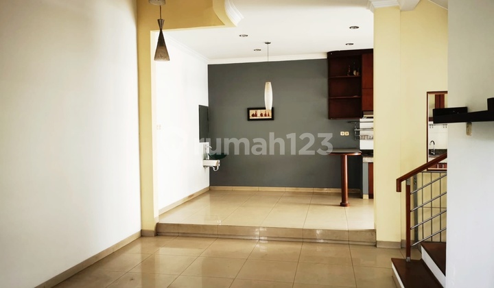 Dijual Rumah Komplek Mekarwangi Bandung Dijual Rumah Komplek Mekarwangi Bandung