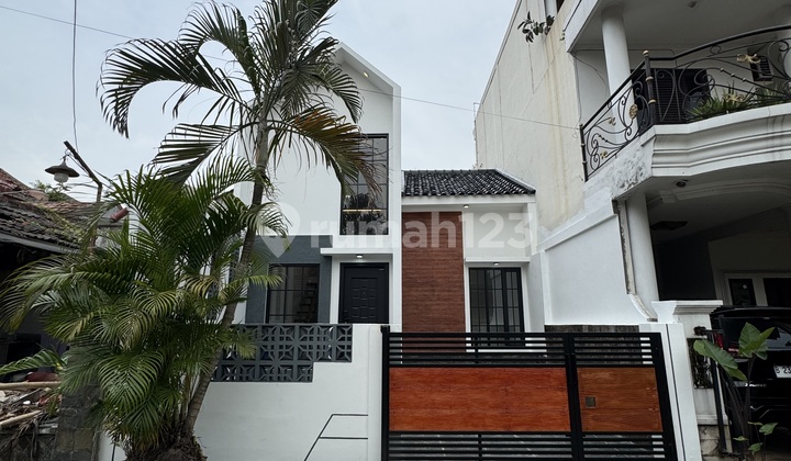 Rumah Scandinavian Siap Huni dengan Mezzanine Sangat Kekinian di Bekasi Timur Rumah Scandinavian Siap Huni dengan Mezzanine Sangat Kekinian di Bekasi Timur