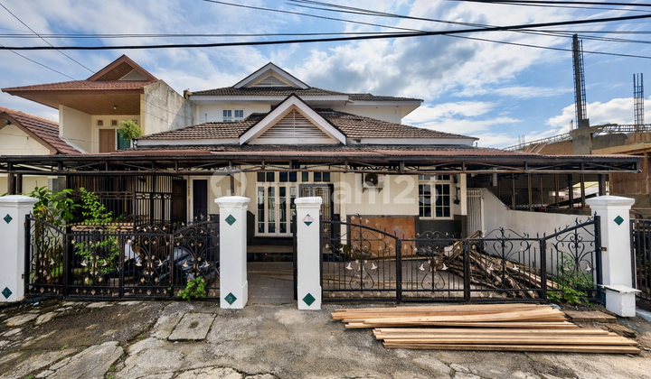 Affordable House with an Exclusive Location in the Center of Padang City