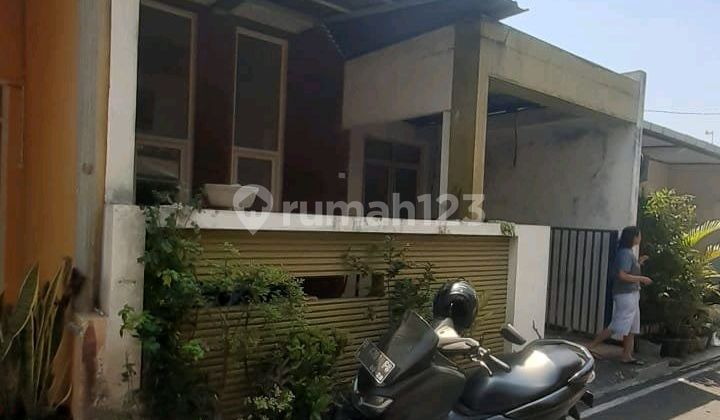 Rumah Perumnas Banyumanik,jln Waru 2