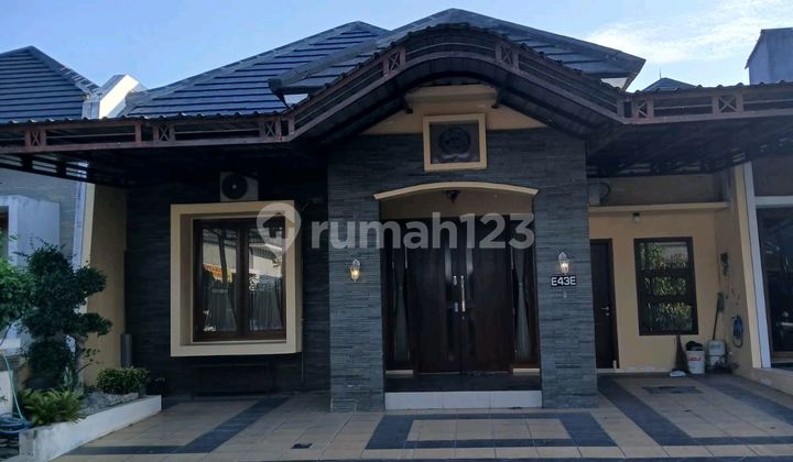 Ready-to-Occupy House in Banyumanik, Graha Estetika 1