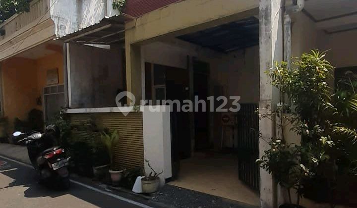 Rumah Perumnas Banyumanik,jln Waru 1