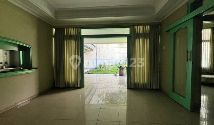 Rumah Strategis Dekat Pusat Kota Cocok untuk Kantor dan Usaha 2