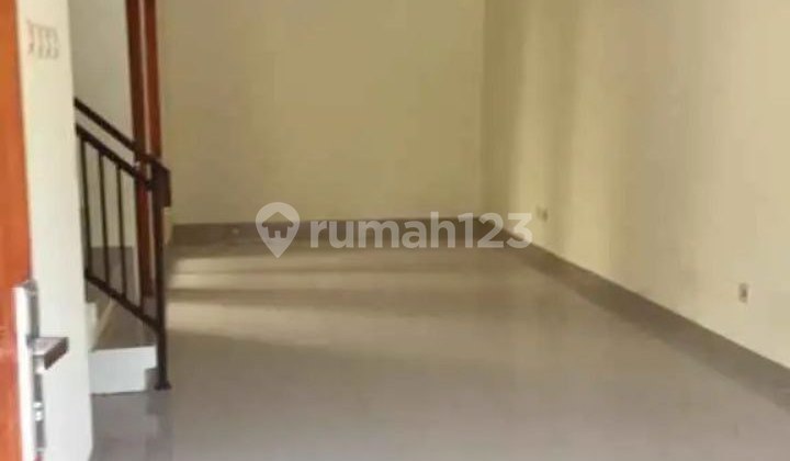 Rumah 2 Lantai Siap Huni Dalam Komplek di Ciwastra 2