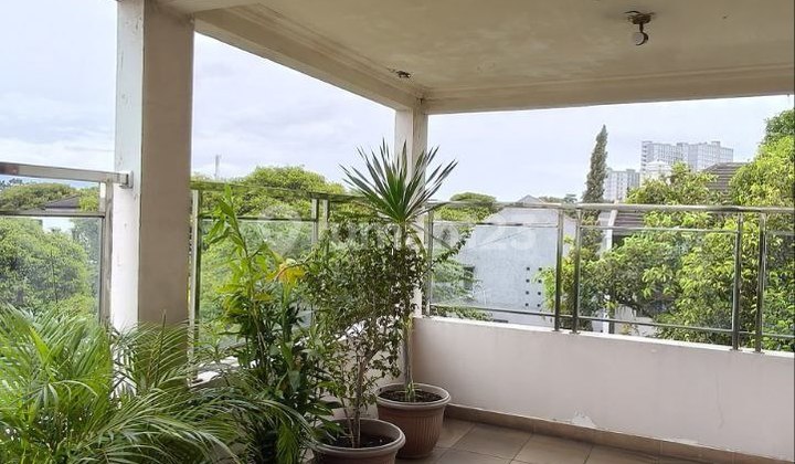 Rumah Prestisius 2 Lantai Lokasi Hook di Komplek Batununggal