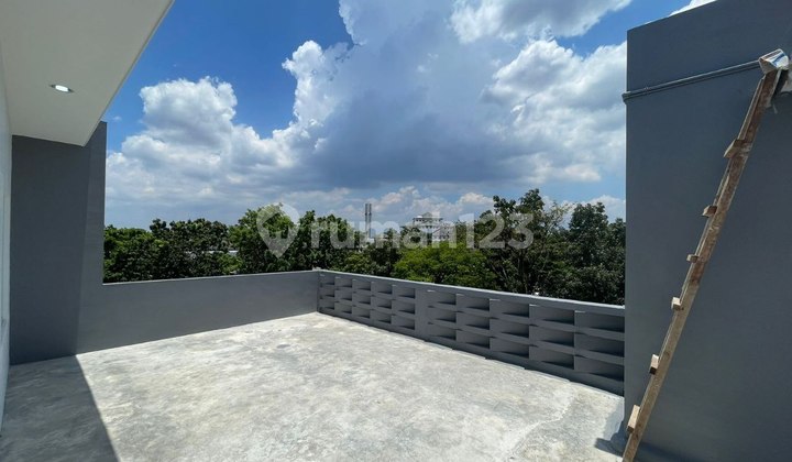 3-Storey Shop House, Prime Location on Surapati Main Road 2