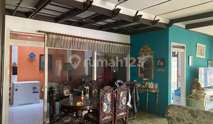 Ready-to-Occupy House in a Strategic Location in Batununggal 1