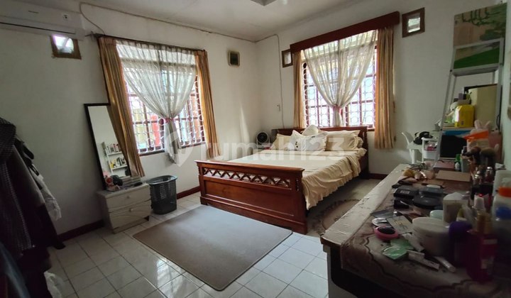 Rumah 2 Lantai Lokasi Strategis di Turangga 2