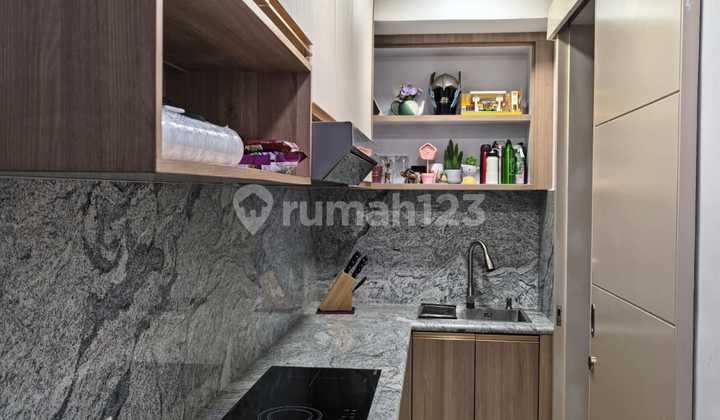 Dijual/ Sewakan Apartemen di Atas Pakuwon Mall Mewah Full Furnish di La Riz Mansion 1