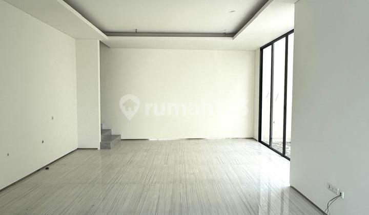 New House Fresh*Dian Istana Near Graha Family West Surabaya*✅️There are 2 * 2