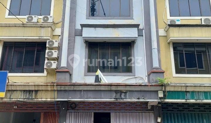 For Sale: 3.5-Story Shop House in Gedangan Waru, Sidoarjo 1