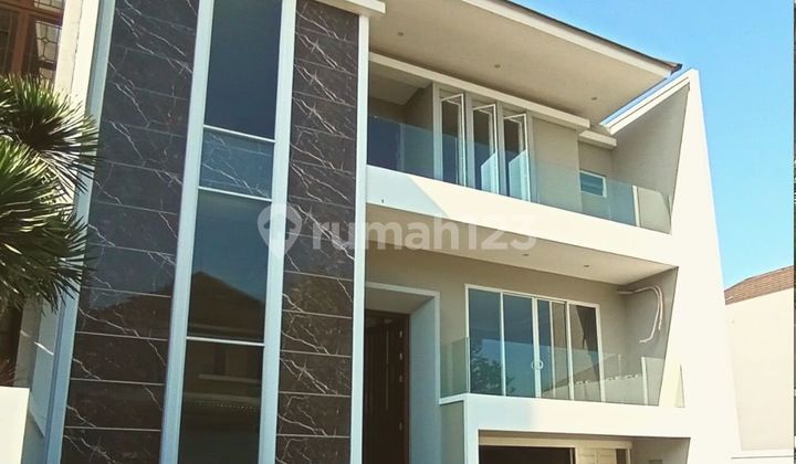 Dijual Rumah Raffles Garden Citraland Utama Surabaya Barat 
