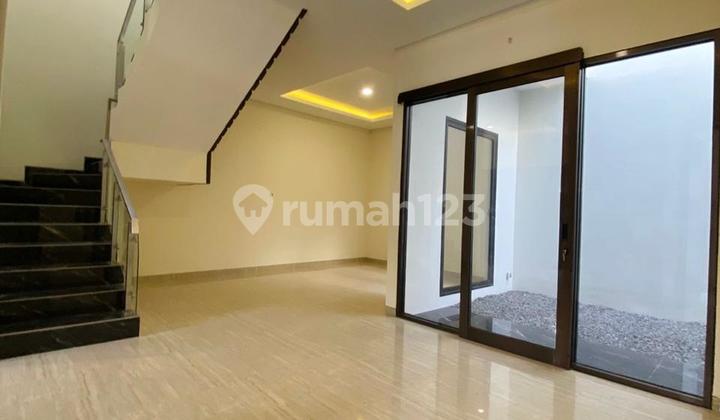 Just New Near Gwalk‼️*Selling Citraland Utama House* 2