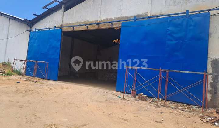 Dijual Murah Cepat Gudang Pergudangan Tambak Sawah (Waru)Lt: 2070 M²Dimensi: (23X90)Lb: 2070M²Fasilitas : Kantor 5 Ruangan @ 3 X 7Mkm: 2Listrik: 4400Whadap: Utara Tandon Kapasitas 5000Ltakses Masuk Gudang Kontainer 40Fharga: 10 M Neu