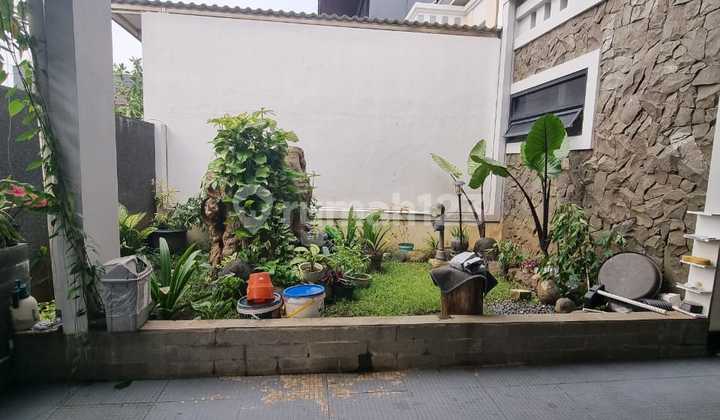 *Disewakan Rumah 2 Lantai Semi Furnish Taman Puspa Raya Citraland* [739]Selangkah ke Pasar Modernac, Kasur, Lemari, Kitchensetlt 210M² (10,5×20)Lb 300M² 2 Lantaikt 4+1Km 4+2Hadap Baratcarport 2 Mobilrow 3 Mobiltaman dan Kolam Ikan*Harga Sewa 125Jt/Thn Neg