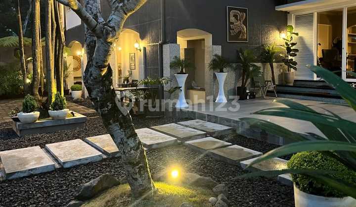 Rumah Mewah Keren Furnished di Setiabudi Bandung