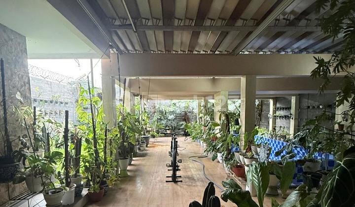 Rumah Mewah Asri 3 Lantai di Kota Baru Parahyangan Bandung 2