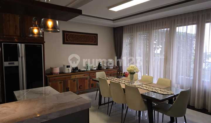 Asri House Fully Furnished With City View in Dago Pakar Bandung 2